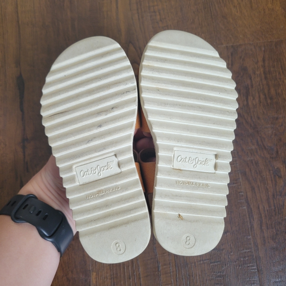 Four pairs of sandals - Picture 7 of 9